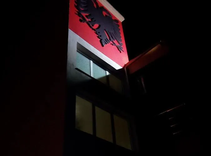 فيلة Eagle House *