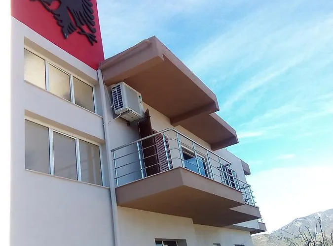 فيلة Eagle House *