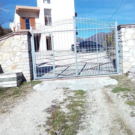 Eagle House * Përmet